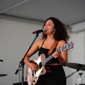 Yasmin Sensação show gratuito em Aracaju